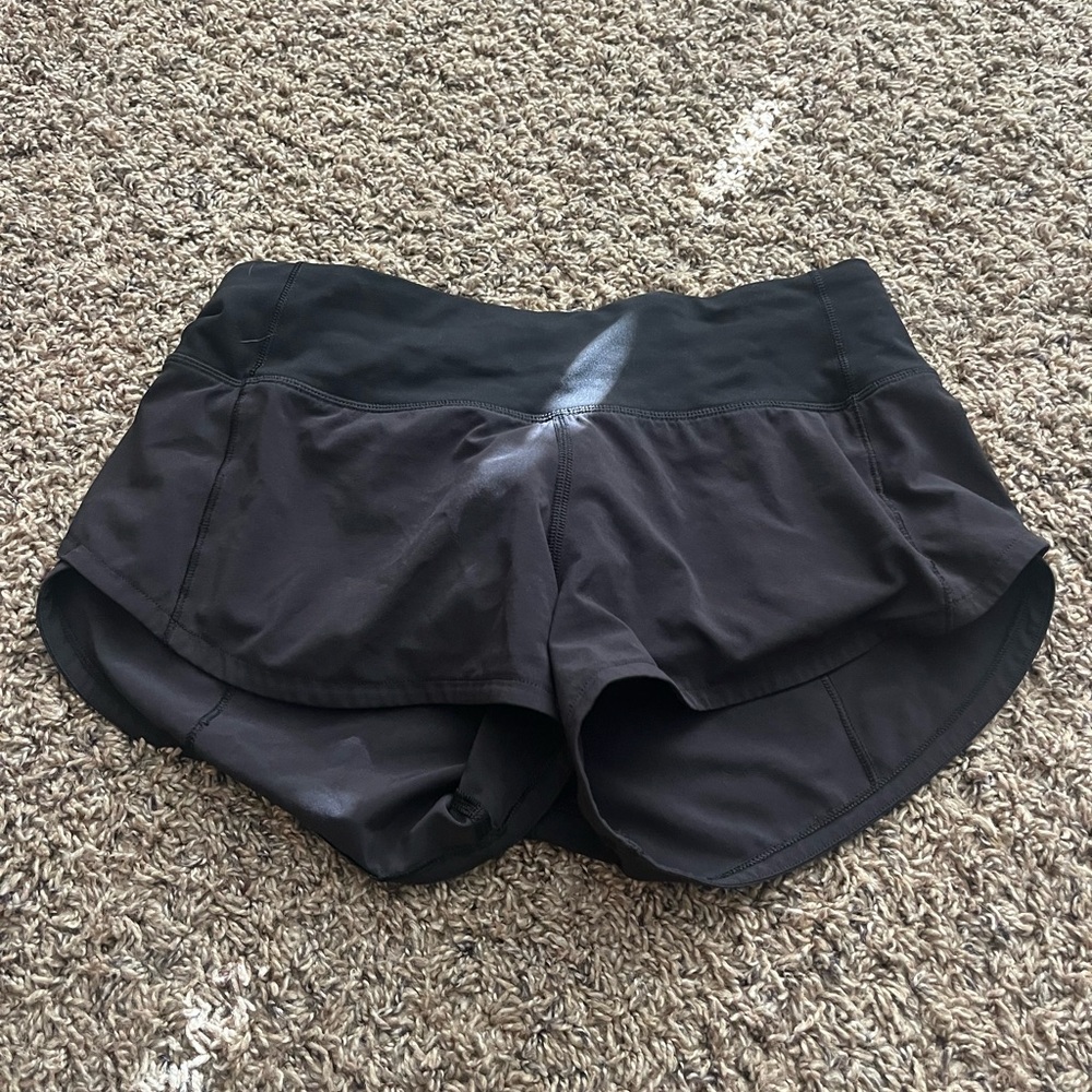 LULULEMON SPEED UP SHORTS 2.5”
